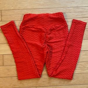 High-waisted leggings with ruching in the back